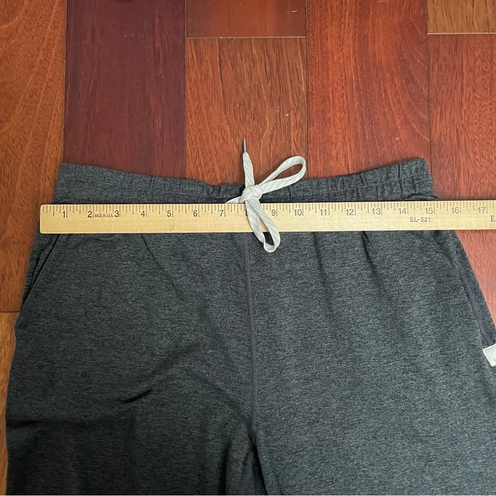 Vuori Sunday Jogger‎ Pants Women's Gray Performance Gym Stretch Knit Sz M B23 - Picture 7 of 11